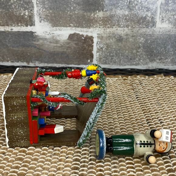 Kathe Wohlfahrt Winter Wonderland Toy Booth Hand Crafted Wooden Christmas Decor - Picture 14 of 16